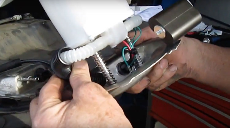 How to examine a New Factory Fuel Pump before installing it on a 2000 Mercury Mystic